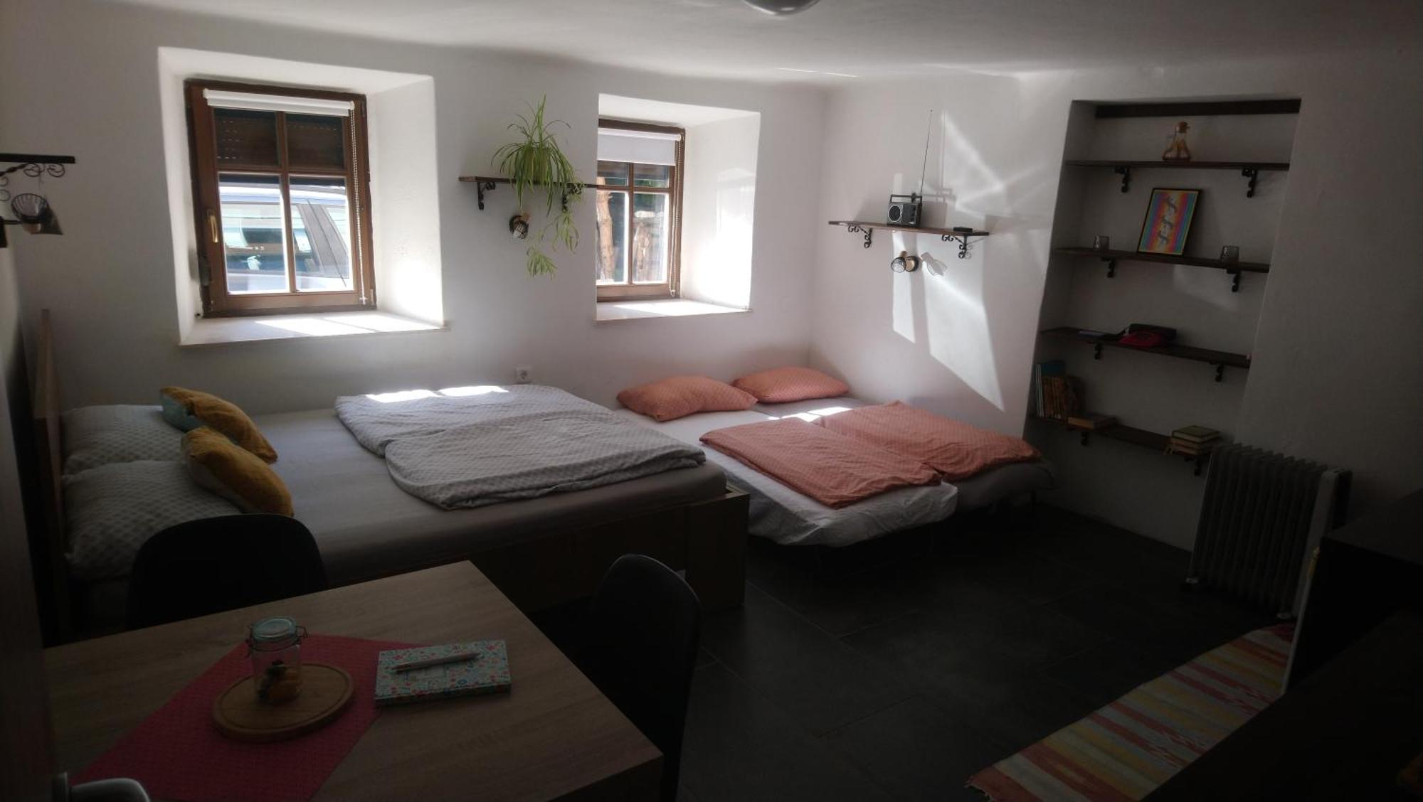 Apartment Slovan Шкофья-Лока Экстерьер фото